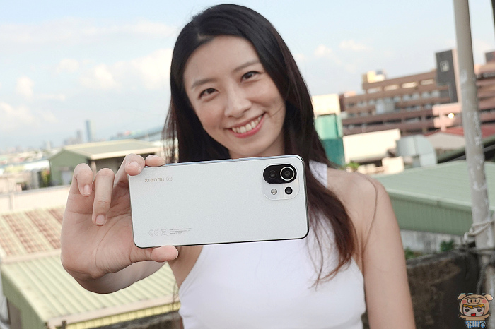 輕潮外型 Xiaomi 11 Lite 5G NE 一鍵 AI 拍攝功能,支援多款電影特效