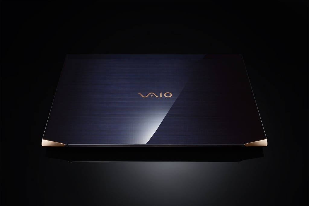 圖1. VAIO Z 推出全新「勝色」一色，官方建議售價NT$140,900，將於12月28起陸續上市.jpg