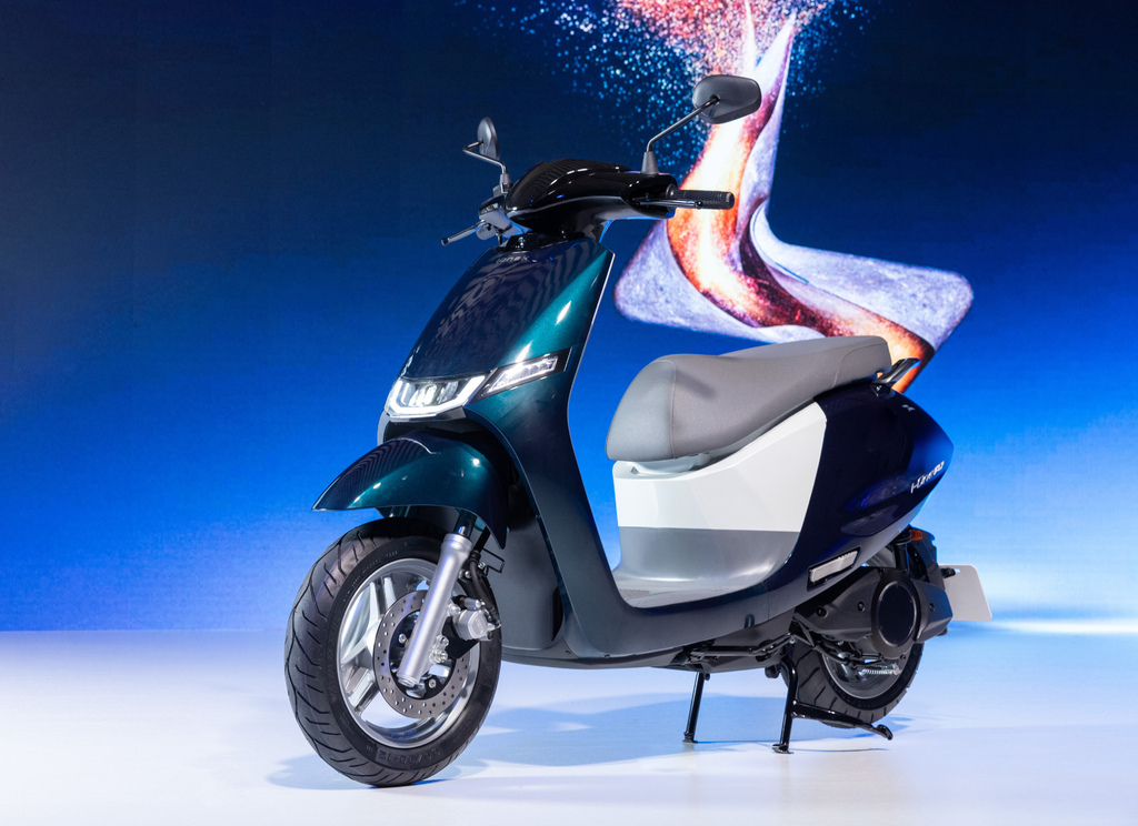 Ionex 光陽 i-One Air 及 i-One Fly 綠牌白牌雙車型全新上市! 即日起指定車款享獨享 12個月免費換電騎到飽 ...