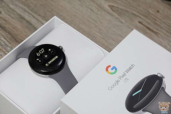国内正規品限定 ☆内容変更 Pixel - Google Watch」LTE対応モデル、4万