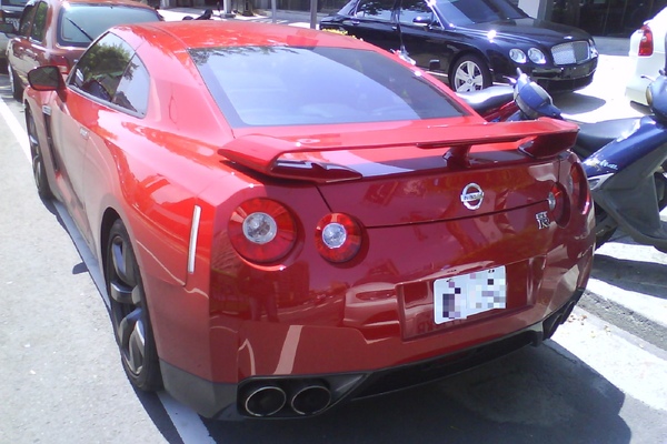 NISSAN GTR R35-1.jpg