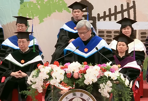 黃仁勳AI風潮 黃仁勳AI風潮