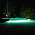 游泳池夜景