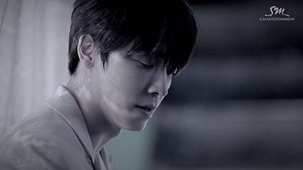 SUPER JUNIOR-D&E_(Growing Pains)_Music Video.mp4_000210376.jpg