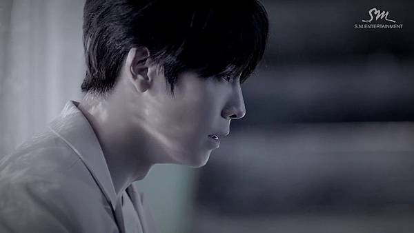 SUPER JUNIOR-D&E_(Growing Pains)_Music Video.mp4_000211377.jpg