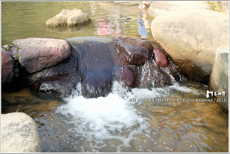 米特，味玩待敘 部落格© MEAT76｜2013【大溝溪親水公園】台北內湖旅遊玩樂景點遊記｜溪流賞魚蝦，遛狗避暑勝地(近捷運大湖公園站)007