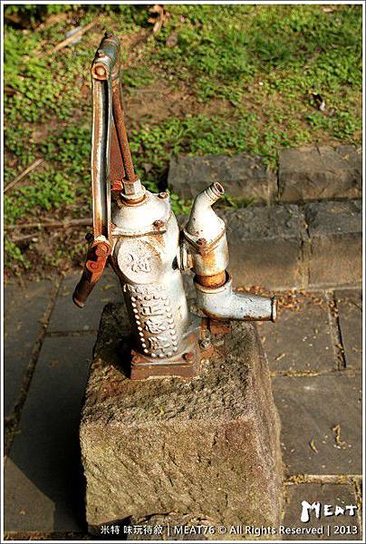 米特，味玩待敘 部落格© MEAT76｜2013【大溝溪親水公園】台北內湖旅遊玩樂景點遊記｜溪流賞魚蝦，遛狗避暑勝地(近捷運大湖公園站)010