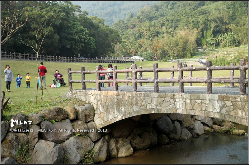 米特，味玩待敘 部落格© MEAT76｜2013【大溝溪親水公園】台北內湖旅遊玩樂景點遊記｜溪流賞魚蝦，遛狗避暑勝地(近捷運大湖公園站)012