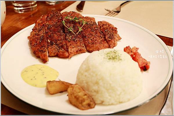 米特，味玩待敘部落格 © MEAT76｜2012-05-23【內湖｜咖啡簡餐】台北捷運文德站食記 [wifi網路插座]｜be be cafe 貝貝咖啡｜雜貨風的悠閒碧湖畔，咖啡與設計藝享空間。023.jpg