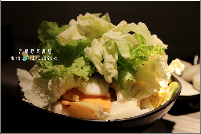 米特，味玩待敘｜部落格 © MEAT76｜2014-01-09-4【台北中山｜吃到飽】本燔野菜農場×壽喜燒涮涮鍋餐廳食記｜食材產地當日直送，優質菜肉吃到飽 →CP值高 (捷運中山站美食×窩客島試吃體驗)020.jpg