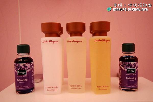 米特，味玩待敘｜部落格 © MEAT76｜2012-12-10-2｜【宜蘭住宿】羅東民宿｜調色盤築夢會館 La Palette｜繽紛跳耀色彩中的夢想圓舞曲036.jpg