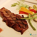 米特，味玩待敘｜部落格 © MEAT76｜2014-02-09-7【台北食記】MEAL&WINE｜MW時尚義法料理＆酒品｜松山八德路京華城｜雙重氣氛交織的浪漫約會食刻，伴夜而來的LOUNGE時尚變奏曲048.jpg