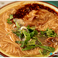 米特，味玩待敘｜部落格 © MEAT76｜台灣美食旅遊部落客｜2014-03-07-5【台北內湖。小吃美食】阿蓮大腸蚵仔麵線｜文德路22巷小吃 (麵線、甜不辣、油飯) → 近捷運文德站、布克湖義式坊001.png