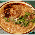 米特，味玩待敘｜部落格 © MEAT76｜台灣美食旅遊部落客｜2014-03-07-5【台北內湖。小吃美食】阿蓮大腸蚵仔麵線｜文德路22巷小吃 (麵線、甜不辣、油飯) → 近捷運文德站、布克湖義式坊009.png