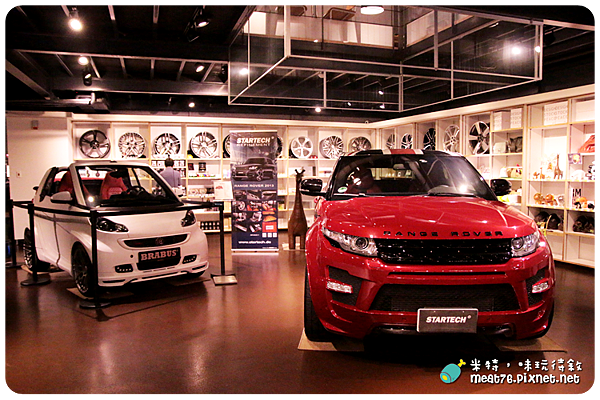 米特，味玩待敘｜部落格 © MEAT76｜台灣美食旅遊部落客｜2014-10-11-6【台北內湖。輕食咖啡館】cubeePlus+CAFE&ART｜複合式餐廳｜文藝空間敲筆電享輕食，積木樂高玩腦力，再來趟德國BRABUS賞車行！019.png