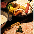 米特，味玩待敘｜部落格  MEAT76 ©｜台灣美食旅遊部落客｜2014-11-21-5新開幕【台北中山。火鍋】極禾優質鍋物｜高品質食材讓味蕾鱻享受，海鮮鍋、牛奶起司鍋記憶點十足！ → 近農安街、捷運行天宮站038.png