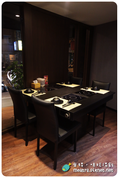 米特，味玩待敘｜部落格  MEAT76 ©｜台灣美食旅遊部落客｜2014-11-21-5新開幕【台北中山。火鍋】極禾優質鍋物｜高品質食材讓味蕾鱻享受，海鮮鍋、牛奶起司鍋記憶點十足！ → 近農安街、捷運行天宮站005.png