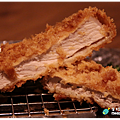 米特，味玩待敘｜部落格 © MEAT76｜台灣美食旅遊親子部落客｜2014-11-14-5【台北內湖。日式豬排】富士印日式炸豬排｜燦坤卡讓豬排變便宜，荷包跟胃都滿足 ❤ → 捷運文德站2號出口、文德路、210生活館、內湖高中、碧湖公園042.png