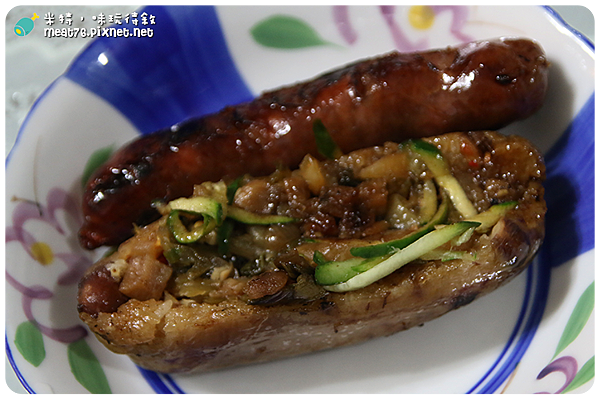 米特,味玩待敘部落格 © MEAT76台灣美食旅遊親子部落客2015-04-19-7新開【台北內湖737巷夜市。小吃】榮家大腸包小腸多種口味,豐富餡料,60元一套 →捷運港墘站、內湖科學園區004.png 米特,味玩待敘部落格 © MEAT76台灣美食旅遊親子部落客2015-04-19-7新開【台北內湖737巷夜市。小吃】榮家大腸包小腸多種口味,豐富餡料,60元一套 →捷運港墘站、內湖科學園區004.png