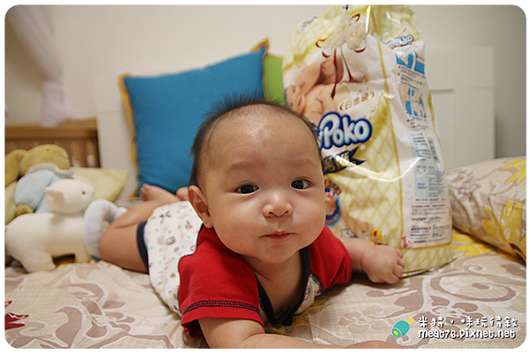 米特，味玩待敘｜部落格 © MEAT76｜台灣美食旅遊親子部落客｜2015-07-14-2【寶寶尿布】滿意寶寶S × 白金極極緻呵護｜C型尿布讓屁屁不包緊緊也不漏，陪寶寶舒適地盡情探索他們的小世界！002.png