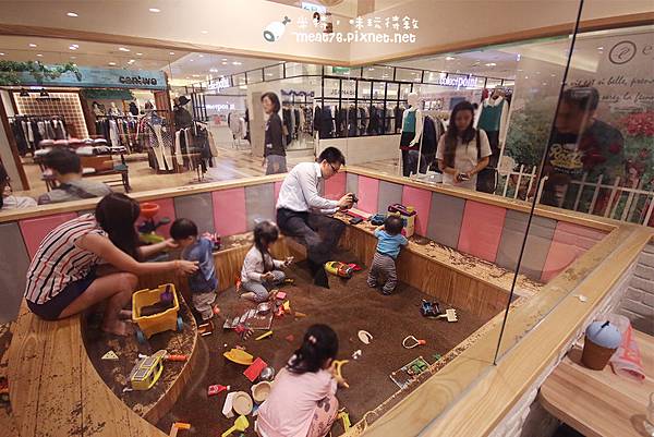 米特，味玩待敘部落格©MEAT76｜2015-11-19-4【台北信義／親子餐廳】Chop Chop 恰恰親子餐廳｜印度決明子沙池玩沙不怕髒市政府捷運站阪急百貨4樓039.jpg