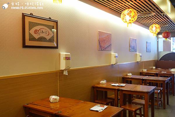 米特，味玩待敘台灣美食親子部落客©MEAT76｜2016-05-29-7【台北內湖。737巷夜市。點心熱炒餐廳】宏記食堂｜蝦仁絲瓜湯包鮮甜滿足，紅豆沙鍋餅薄脆解膩 #捷運港墘站 #737超商旁 (2016新開幕)006.jpg