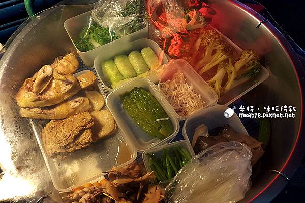 米特味玩待敘台灣美食親子部落客©MEAT76｜2016-11-14-1【台北內湖。極品鹽水雞】文德路22巷小吃攤販｜轉角的銅板小吃，去骨麻辣雞超過癮！感謝鹽水雞阿伯讓我們家宵夜有新選擇啦～ #布克湖 #無盡藏居酒屋005.jpg