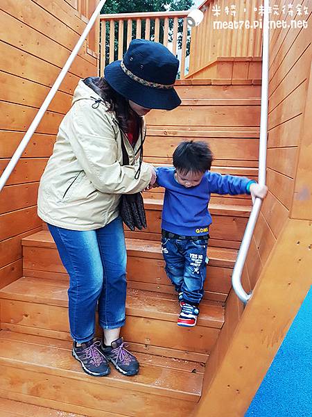 米特味玩待敘台灣美食親子部落客©MEAT76｜2017-02-06-1｜【台北內湖。碧湖公園新兒童遊樂場】罐頭遊樂場變身超大海盜船造型特色遊具，完全擄獲大小朋友的心！沙坑玩沙、盪鞦韆、繩索攀爬塔、傳聲筒，適合2y+寶寶 #捷運文德站 #象園咖啡 #免費室外兒童遊樂場景點025.jpg
