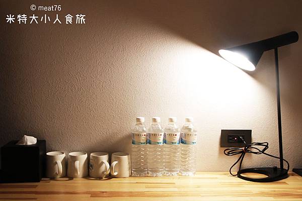 米特大小人食旅｜台灣美食親子部落客©MEAT76｜2018-02-07-3【高雄住宿】承億輕旅Light Hostel｜適合背包客、情侶或家庭的漂亮旅館，就在高捷美麗島站六合夜市旁週邊美食光頭老闆咕嚕叫土司老江紅茶牛奶三代春捲大圓環023.jpg