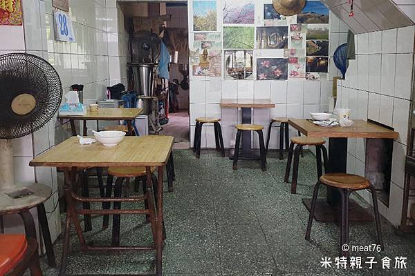 【內湖早餐】老店正宗早點｜推豆漿跟大餅！內湖國小旁60年老店，而且你永遠看不到老闆穿衣服上班的豆漿店ＸＤ004.jpg