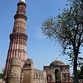 Qutb Minar (勝利塔)