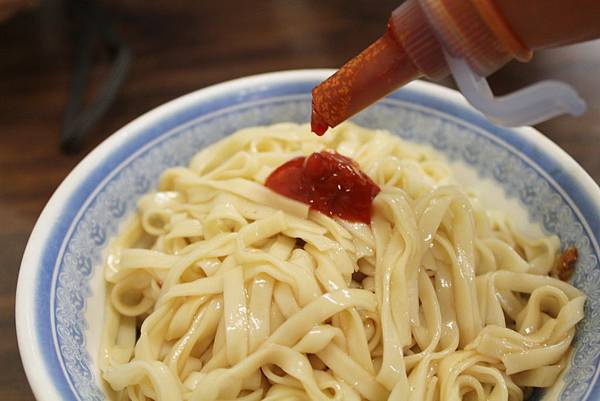 宜蘭冬山鄉羅東帝爺廟口喥咕麵 宜蘭瞌睡麵(度咕麵)  宜蘭縣廣興路142號  羅東帝爺廟口喥咕麵 地址:宜蘭縣冬山鄉廣興路182號 ( 廣興派出所對面 ) 營業時間:10:00 ~ 18:30  喥咕麵 宜蘭瞌睡麵(度咕麵)菜單價錢