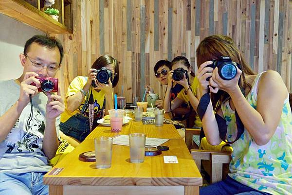 台北東區Caffe bene咖啡館/韓國來台灣新開幕咖啡館/台北東區咖啡館/不限時間咖啡館/有網路插座WIFI插座/張根碩代言的咖啡館/咖啡好喝/抹茶冰/Caffe bene咖啡菜單價