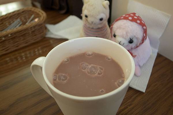 熱飲40，冷飲35，無限續杯