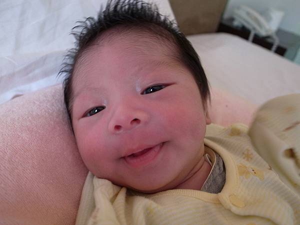 臉頰似乎比較圓潤了