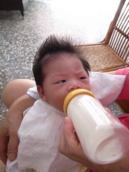 理完頭髮的樣子