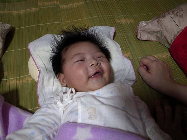 講話講不停（後來不跟她玩就大哭了）