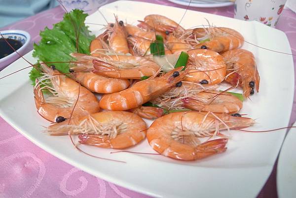 新鮮超甜有彈性的水煮蝦