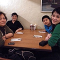 99年3月26，外婆、媽、小弟阿金與我