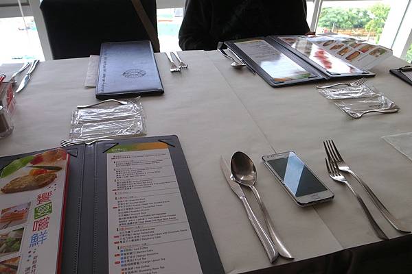 4月28日，到西堤提早慶祝母親節