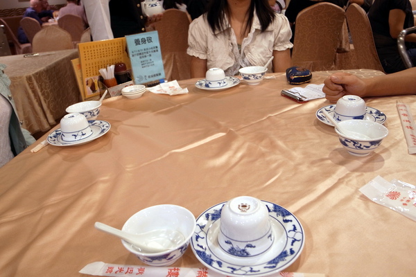 肚子好餓,快上菜吧 肚子好餓,快上菜吧