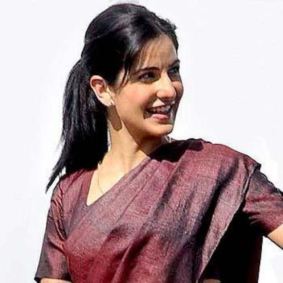 katrina-in-rajniti-wallpaper.jpg