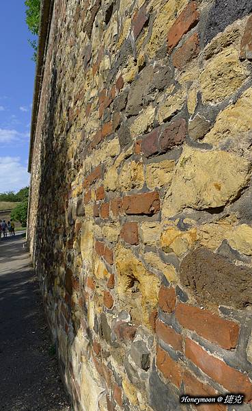 高堡區(2)-斑駁的城牆