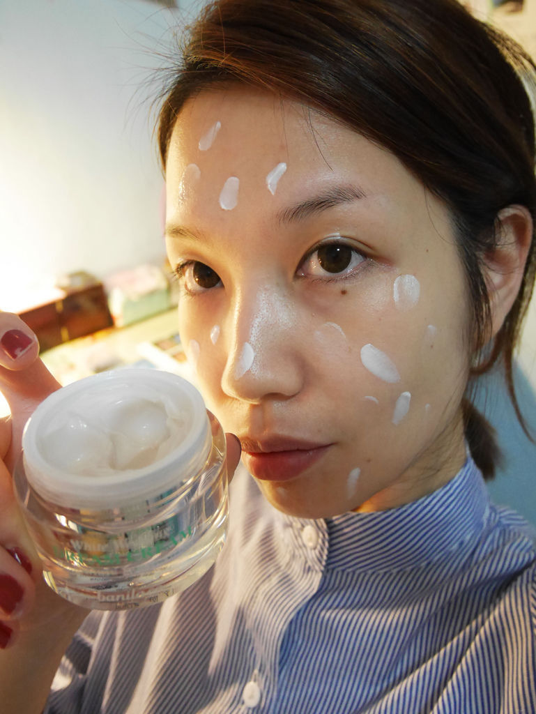 素顏霜3.jpg 素顏霜3.jpg