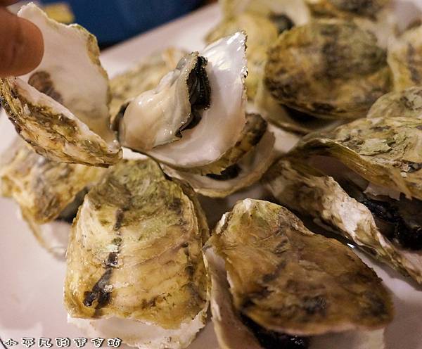 台中南區 包兄弟平價海鮮棧 特製白帶米粉 來自澎湖的鮮蚵 避風塘沙母 每日限量私房鵝肉 小平凡的背包站 美食篇 小平凡的背包站 台中南區 包兄弟平價海鮮棧 特製白帶米粉 來自澎湖的鮮蚵 避風塘沙母 每日限量私房鵝肉 小平凡的背包站 美食篇 小平凡的背包站
