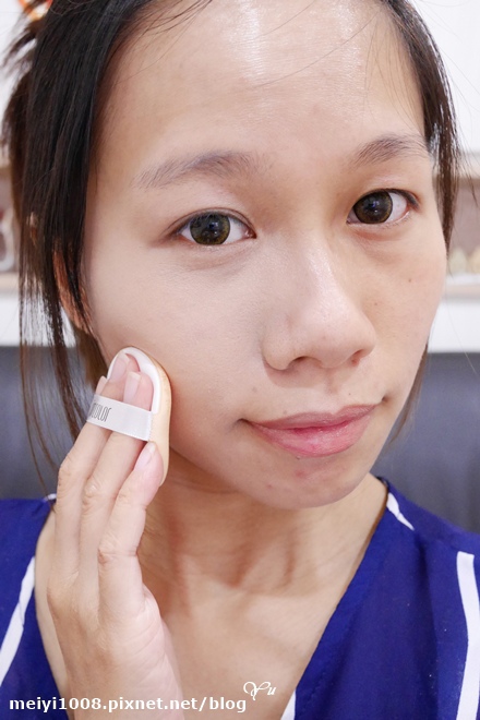 UNT輕裸光PS無瑕肌氣墊粉霜