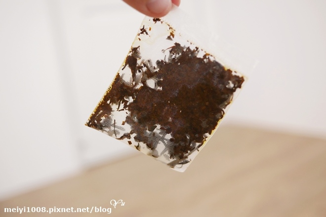 茶茶乎乎乾溼分離黑面膜
