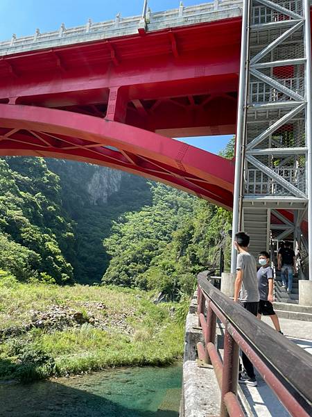 花蓮太魯閣小錐麓步道＋砂卡噹步道（藍綠溪水搭配湛藍天空與壯麗