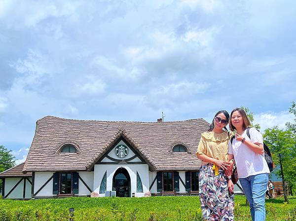 花蓮壽豐星巴克理想門市（置身歐洲童話小鎮風格的星巴克、窗外還