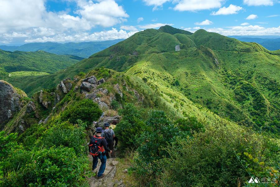 【新北|九份】眺望東北角的健行路線：黃金三稜-茶壺山&半屏山